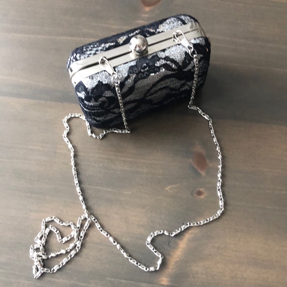 bebe clutch